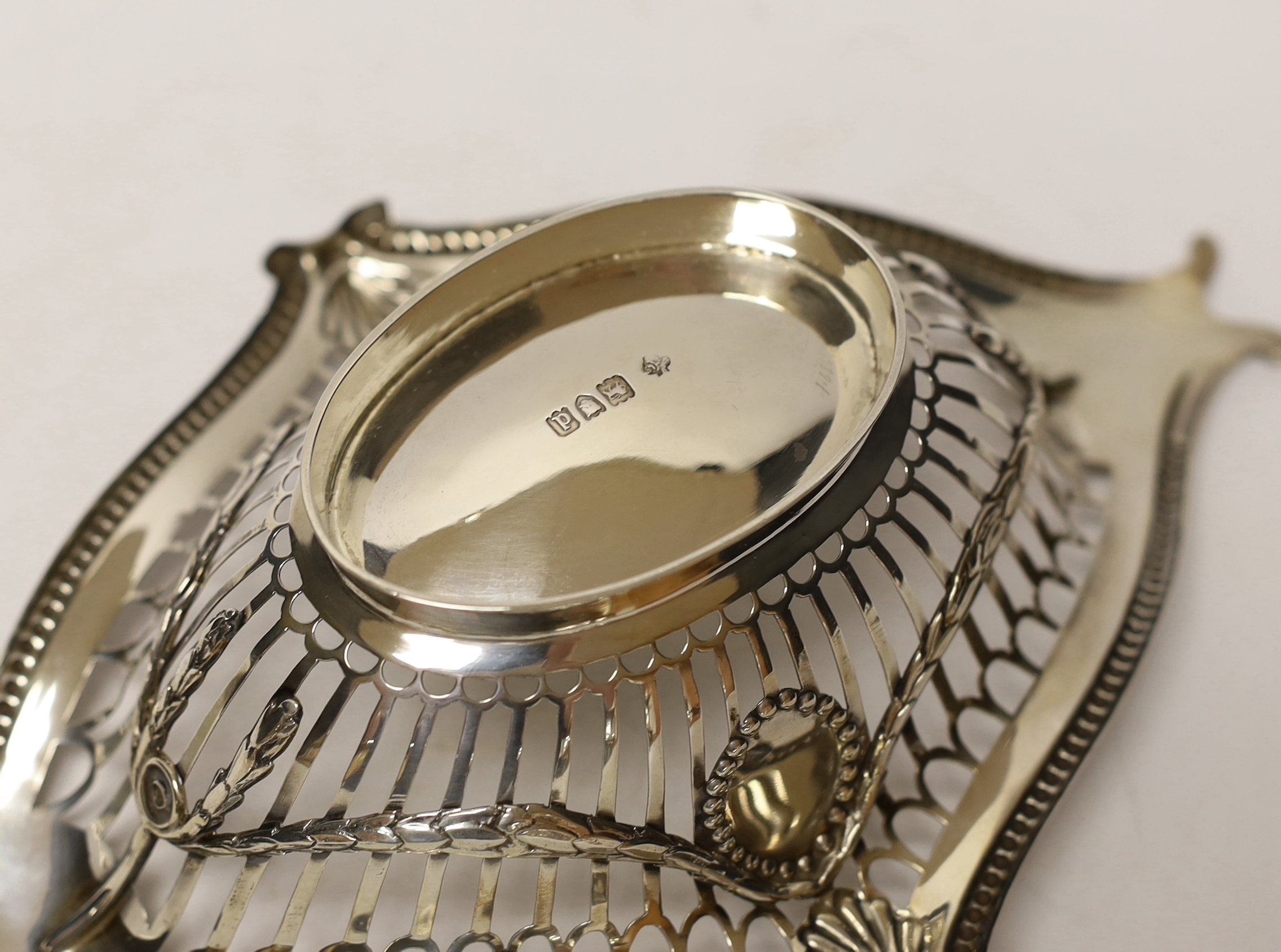 A late Victorian pierced silver boat shaped bon bon dish, by William Hutton & Sons, London, 1896, 24.3cm, 6.6oz.